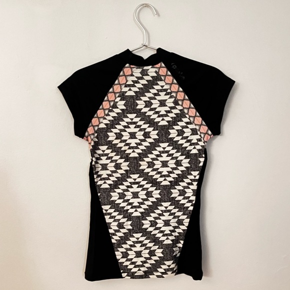 Rip Curl Rash Guard - Picture 2 of 4